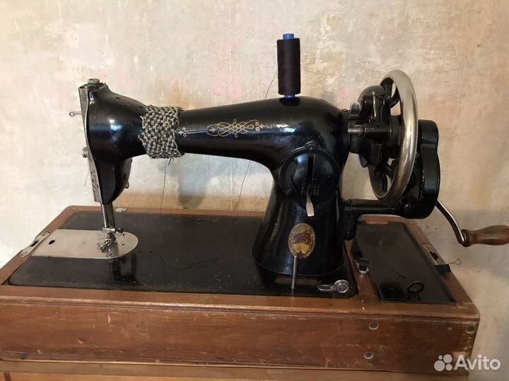 Швейная машинка пмз им Калинина 1951