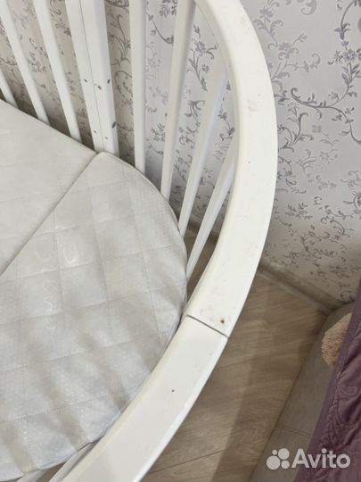 Круглая овальная кроватка с матрасом