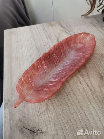 Декоративное перо из эпоксидной смолы