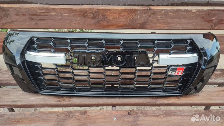 Решетка радиатора toyota land cruiser 200