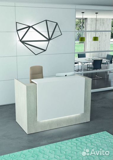 Стойка ресепшн