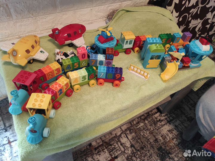 Lego duplo поезда и самолёты