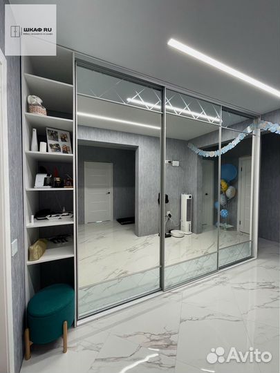 Современный шкаф