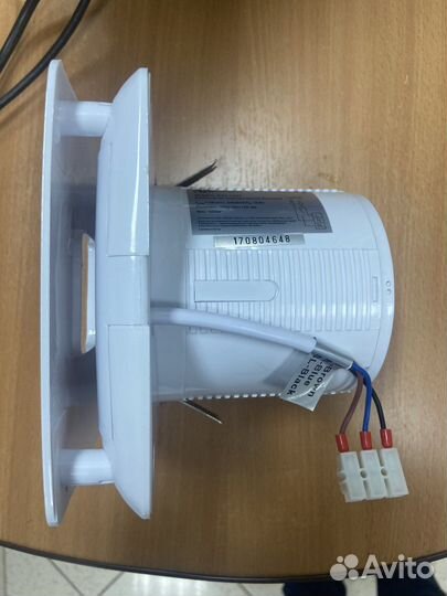 Вентилятор вытяжной Electrolux EAF-100T новый