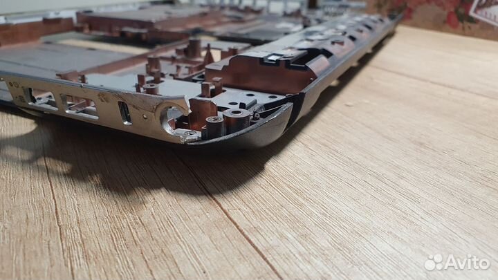 Б/у Нижняя часть корпуса- поддон HP dv6-6000