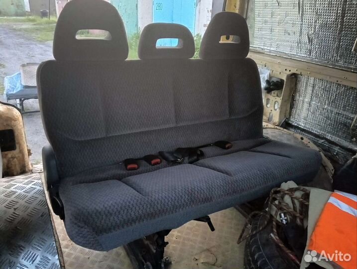 Сиденье додж караван третий ряд