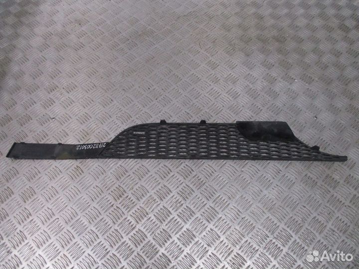 Накладка решетки радиатора Mercedes-Benz A94375143