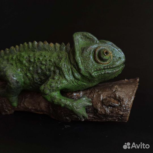Скульптура хамелеон керамическая глиняная