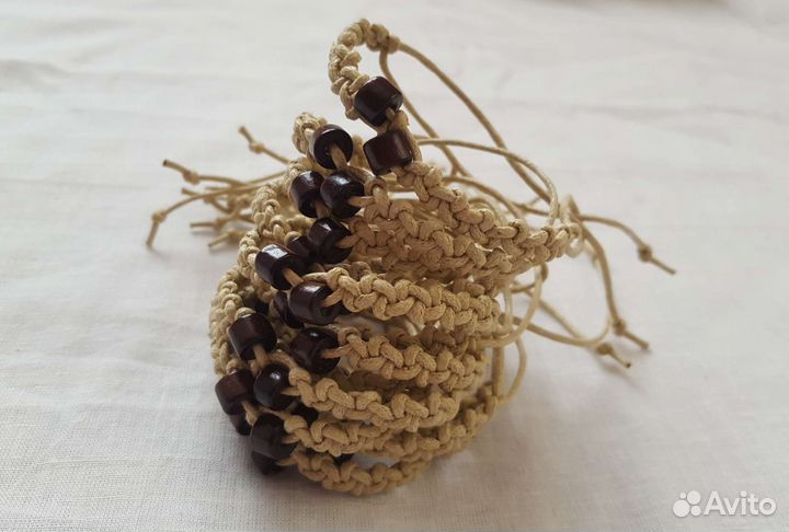 Браслет плетеный