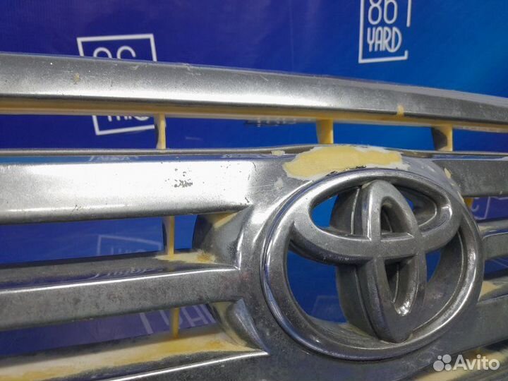 Решетка радиатора Toyota Land Cruiser UZJ100