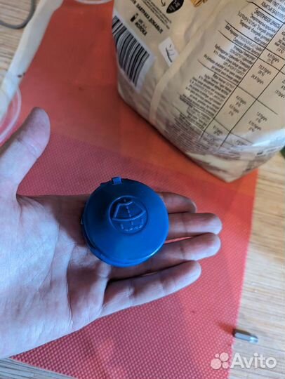 Крышка бачка стеклоомывателя