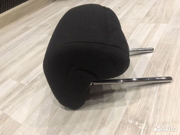 Подголовник заднего сидения среднего Opel Astra h