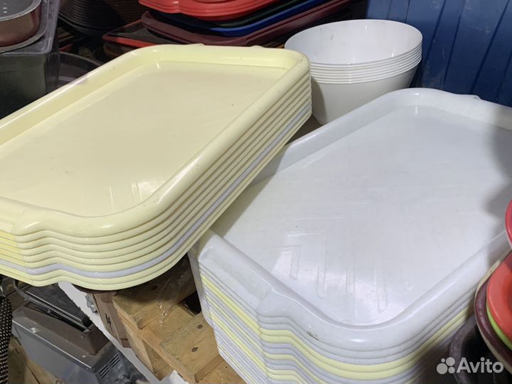 Подносы пластиковые для столовой 490х320 мм