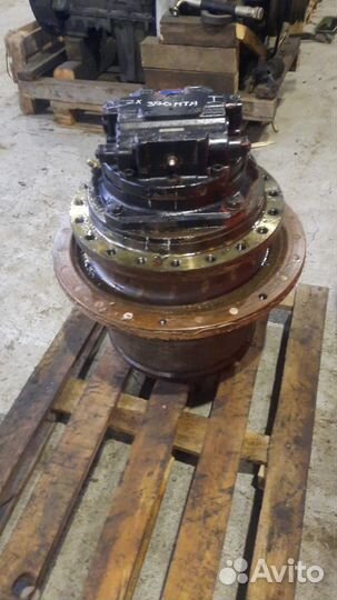 Редуктор хода экскаватора Hitachi ZX370