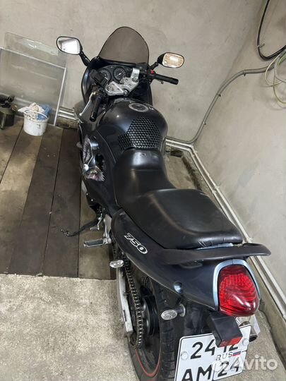 Suzuki gsx 750