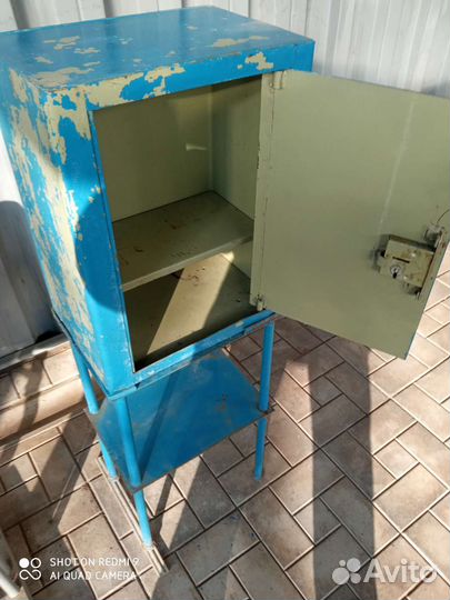 Металлический шкаф