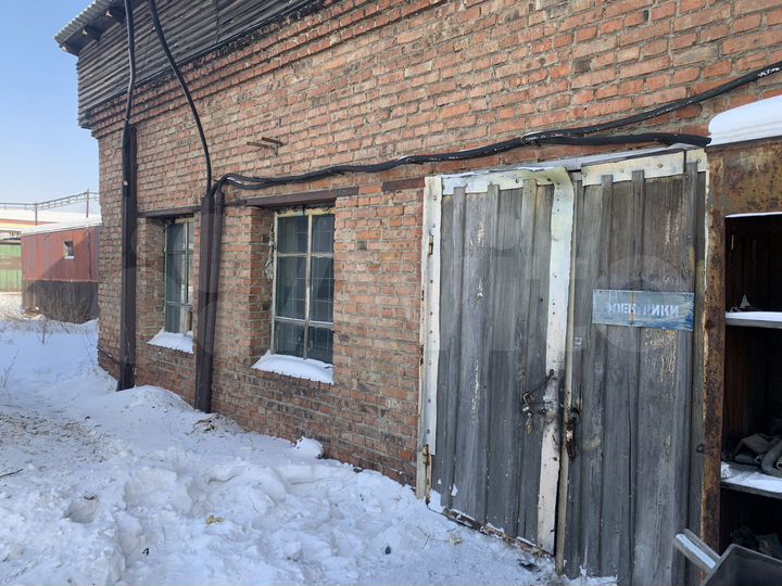 Гараж, > 30 м²
