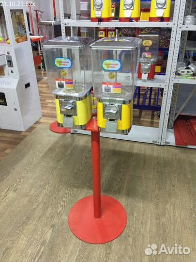 Автомат жвачка / Торговые автоматы механические
