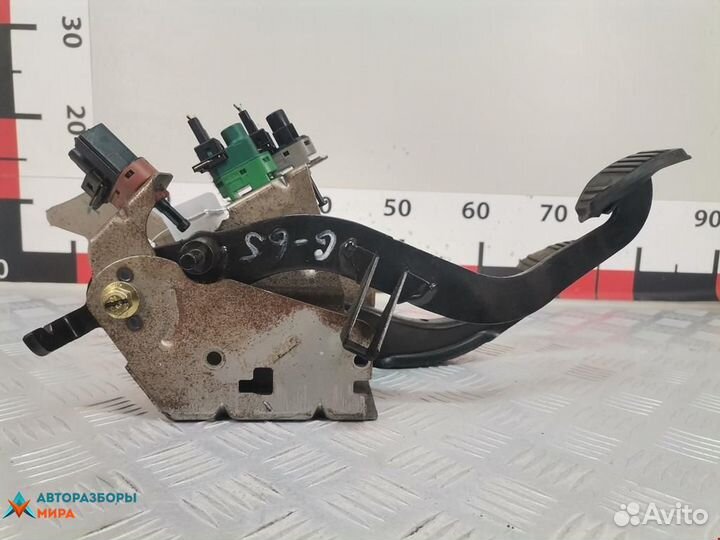 Педаль Ford Fiesta 5 2003 1471672