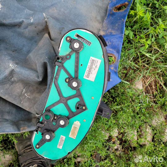 Приборная панель на пежо 206