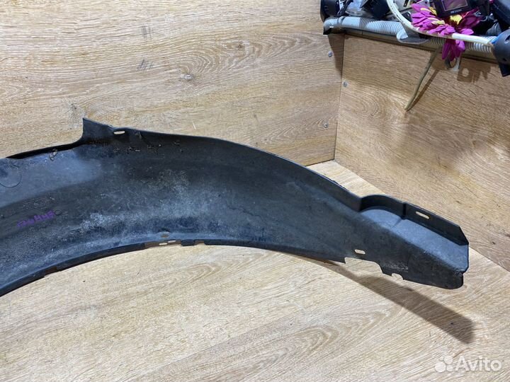 Подкрылок передний правый VW Golf 3 170447