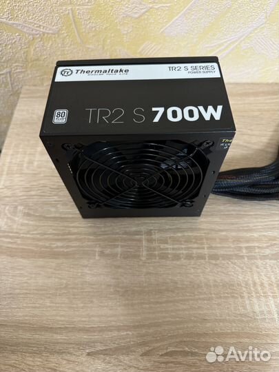 Thermaltake TR2 S 700W