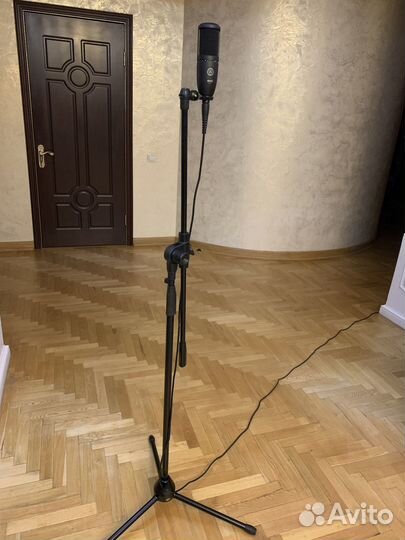 Студийный микрофон akg p 120+Микроф стойка Proel