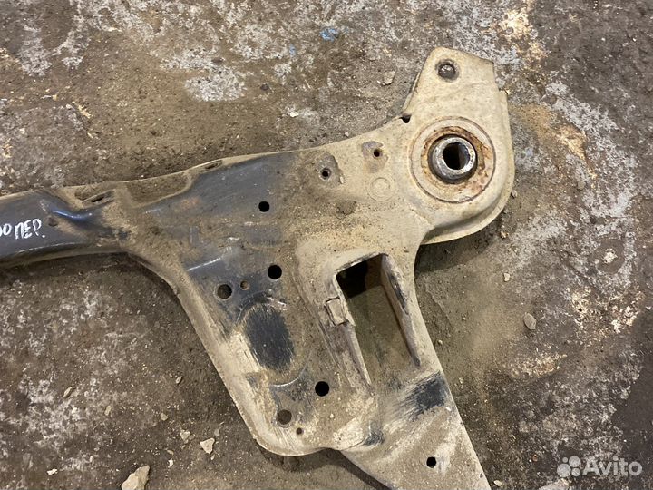 Подрамник передний Lexus RX300 MCU10 1mzfe