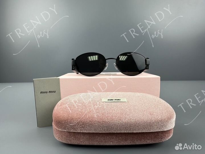 Солнцезащитные очки Miu Miu