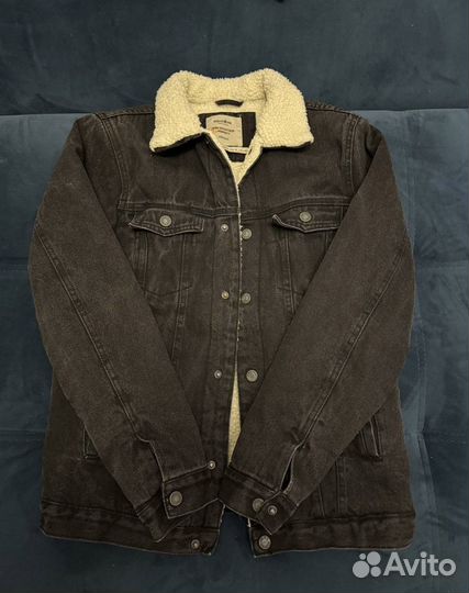 Джинсовая куртка pull bear