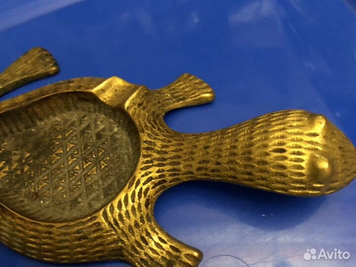 Пепельница из латуни