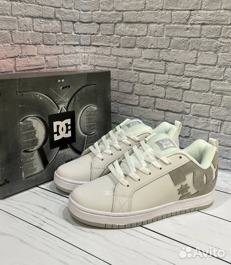 Кроссовки DC Shoes Court Graffic Дутыши