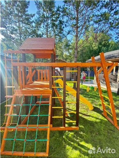 Детская площадка с установкой