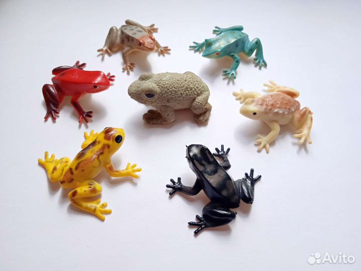 Коллекция лягушки, динозавры, крокодилы