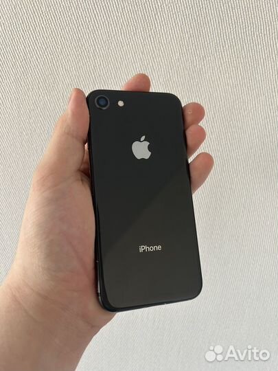 iPhone 8, 64 ГБ