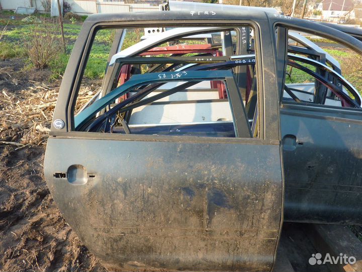 Ford Galaxy 1996-2000 дверь правая задняя