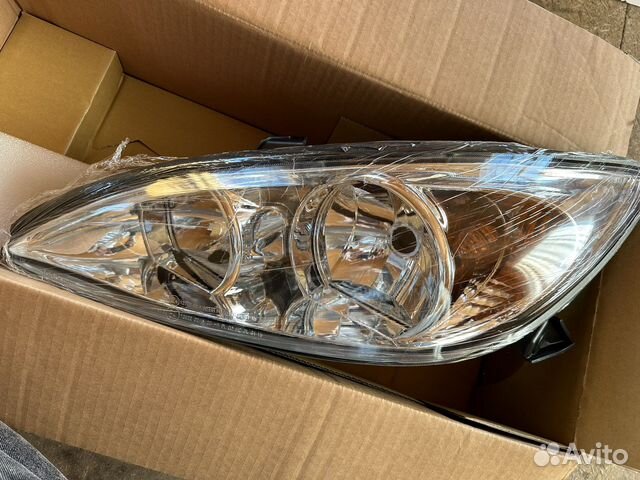 Фара левая/правая на toyota camry