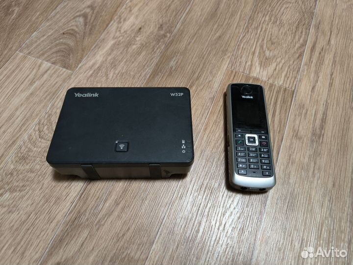Телефон IP Yealink W52P (трубка + базовая станция)