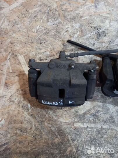 Суппорт Передний Левый Правый Ниссан Кашкай J10