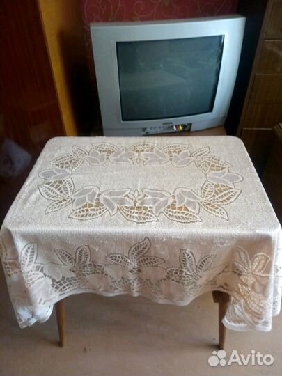 Тюль новая и скатерть на стол