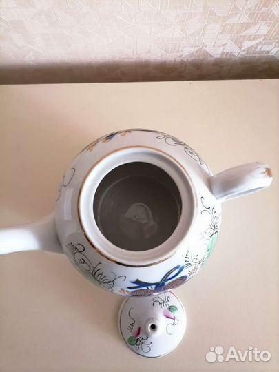 Тарелки, чайник, селедочницы, блюдце