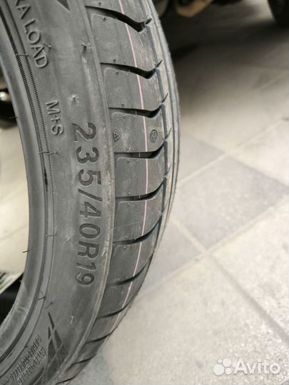 Triangle EffeXSport TH202 235/40 R19 96Y