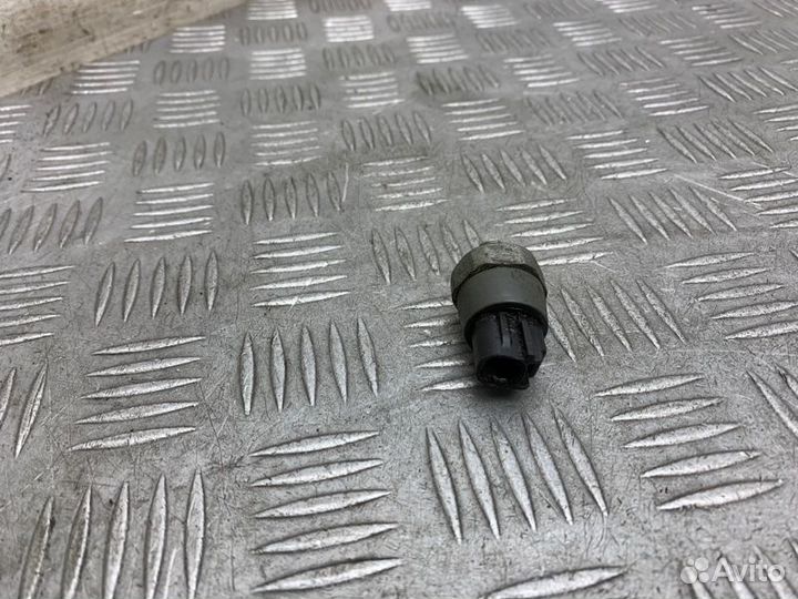 Датчик давления масла Pontiac Vibe 1 1zzfe 2003