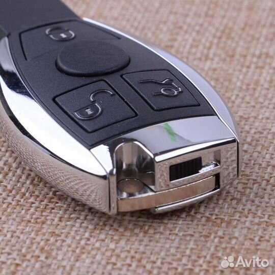 Ключ для Мерседес маленькая рыбка с привязкой