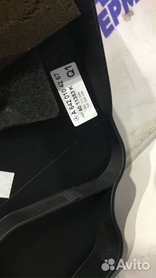 Накладка декоративная Mercedes E350 W212 642.850D