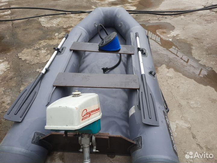 Надувная лодка с мотором