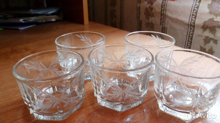 Стопки новые из набора, широкие