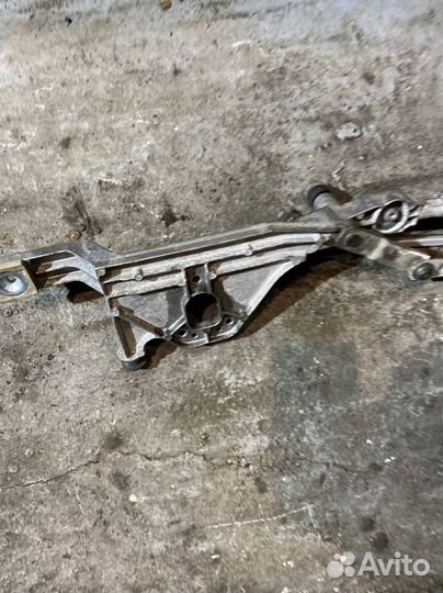 Трапеция стеклоочистителей Ford Focus 2