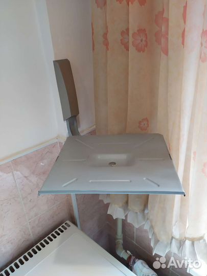 Подставка настенная для телевизора/кронштейн