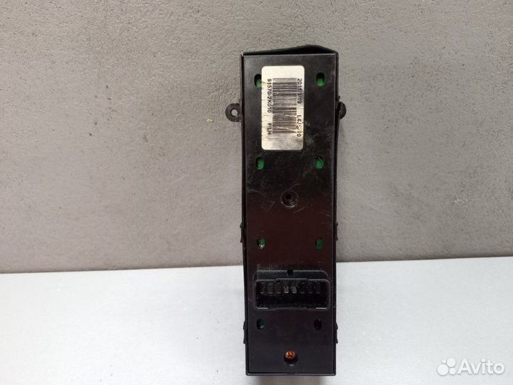 Блок управления стеклоподъемниками Kia Soul 2010